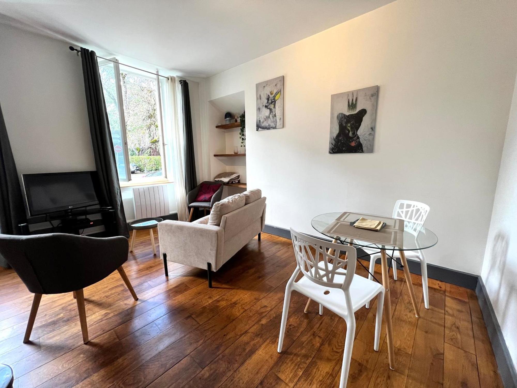 Joli Appartement En Centre Ville Bagnères-de-Bigorre Eksteriør bilde