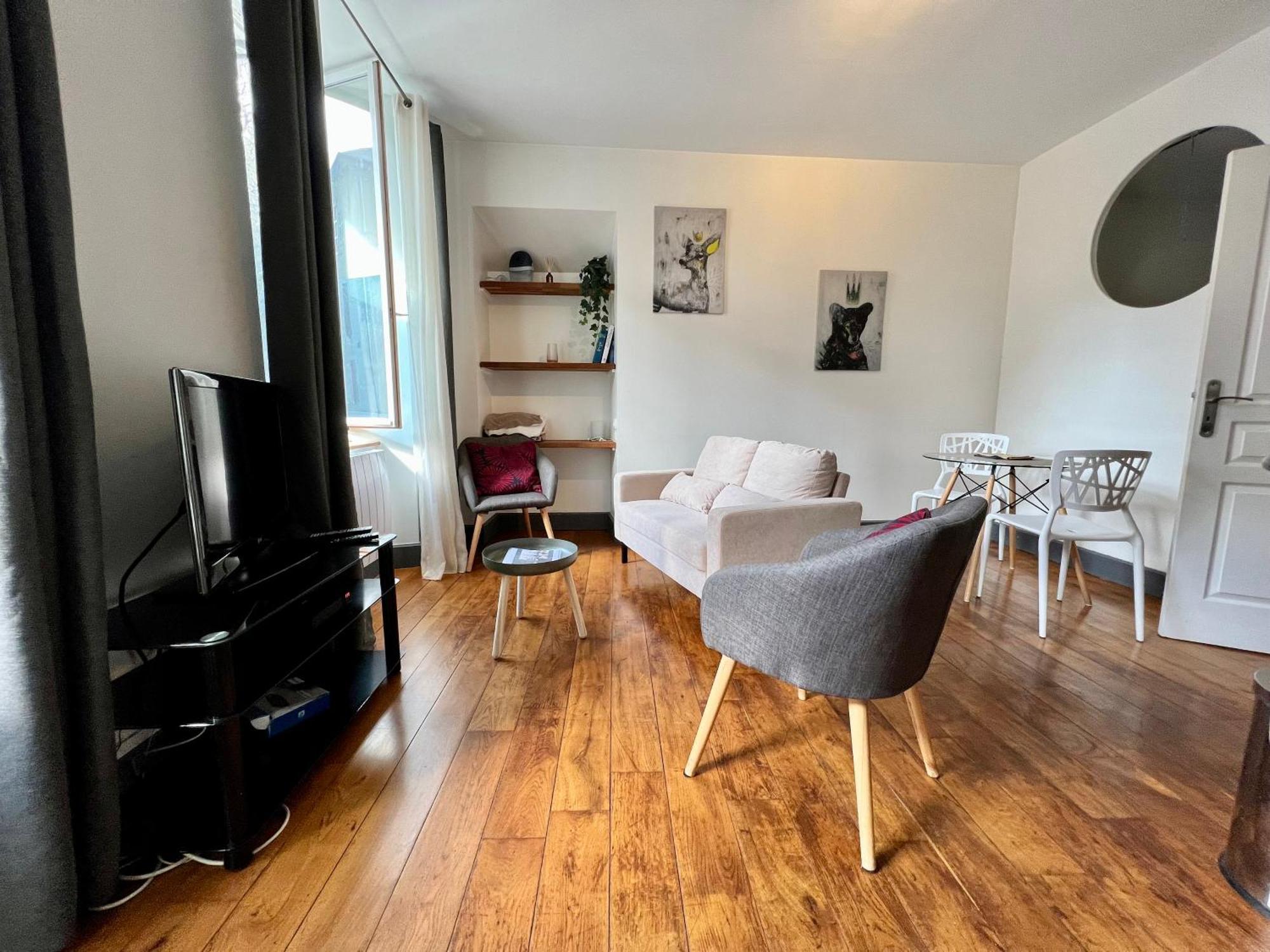 Joli Appartement En Centre Ville Bagnères-de-Bigorre Eksteriør bilde
